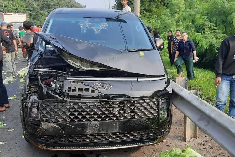 Kecelakaan beruntun melibatkan 9 kendaraan terjadi di Tol Cipularang tepatnya di KM 88-86, Rabu (10/7/2024)