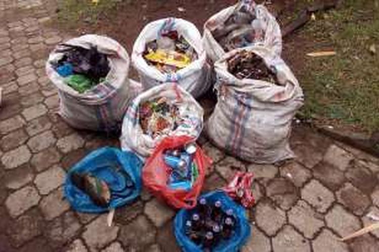 Hampir 1,5 ton sampah berhasil diangkut dari area Gunung Rinjani, Nusa Tenggara Barat (NTB).