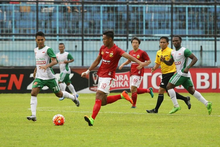 Laga kedua Grup B Piala Presiden 2017 Bhayangkara FC melawan PS TNI di Stadion Kanjuruhan Malang, Jawa Timur (11/02/2017). 