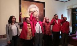 Tuntut Munas di 2014, Pendiri Golkar Beberkan 12 Kegagalan Aburizal 