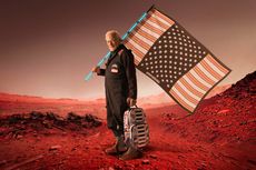 Astronot Buzz Aldrin Kini Merancang Busana