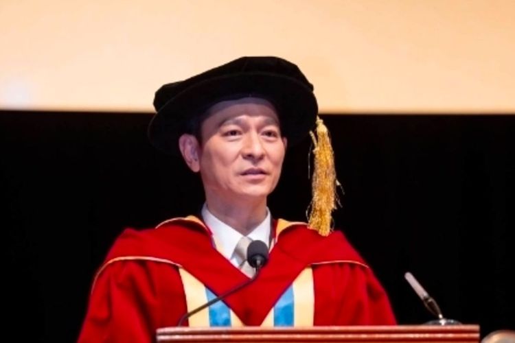 Andy Lau Menerima Gelar Doktor Kehormatan  dari HKBU