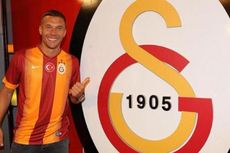 Podolski Resmi Berseragam Galatasaray