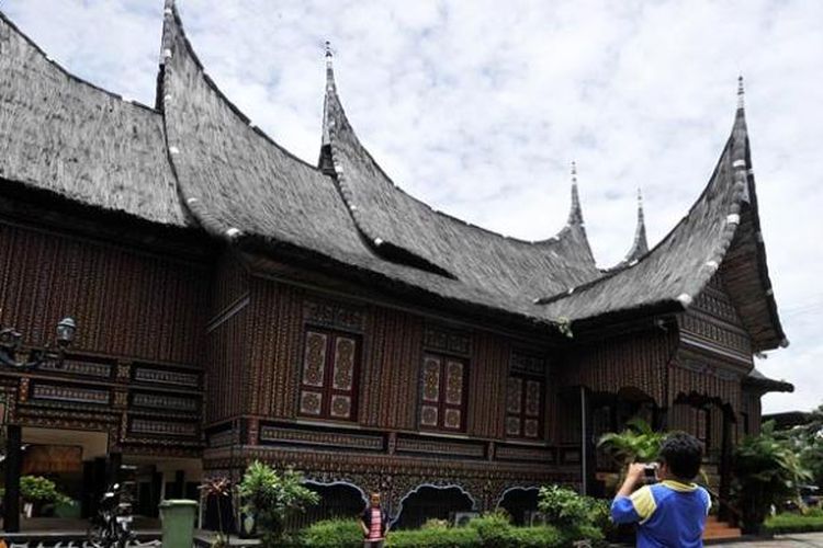 Rumah Gadang di Taman Mini Indonesia Indah (TMII), Jakarta Timur.