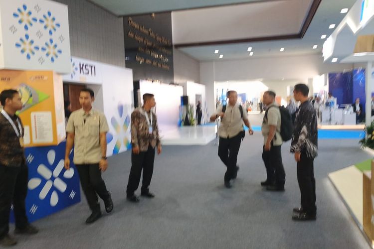 Suasana jelang kedatangan Presiden Prabowo Subianto yang dijadwalkan hadir untuk membuka acara Konvensi Sains, Teknologi, dan Industri Indonesia (KSTI) 2025 yang digelar di Sasana Budaya Ganesha (Sabuga) Institut Teknologi Bandung (ITB), Jalan Tamansari, Kota Bandung, Jawa Barat, Kamis (7/8/2025).