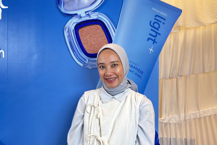 Psikolog Klinis, Sarah Dian A, S.Psi., M.Psi. dalam kegiatan Journaling Class: Every Side Has Its Light yang menjadi bagian dari acara Light+ by Wardah - Skin Comfort First, Heavy on Results, di Jakarta Selatan, Jumat (31/10/2025).