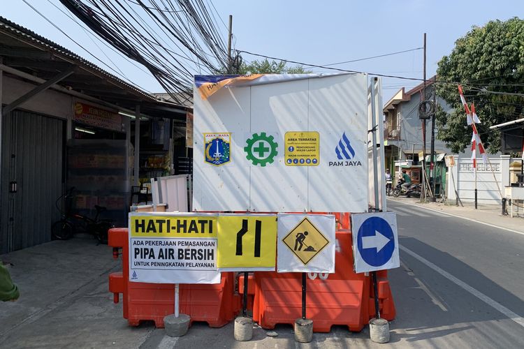 Suplai Air di Jalan Tipar Cakung Jaktim Terganggu akibat Pipa Bocor, PAM Jaya Buka Kanal Pengaduan
