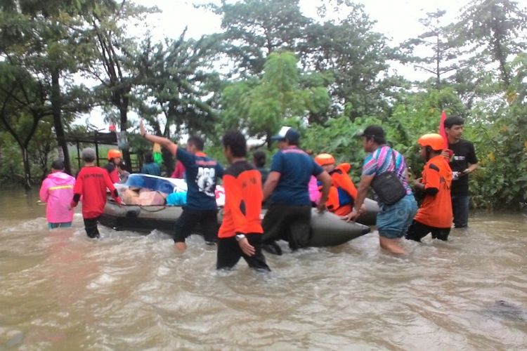 Kondisi banjir di Kota Makassar yang menggenangi ribuan rumah dengan ketinggian bervariasi, mulai dari 50 sentimeter hingga 1,5 meter. Banjir terparah terjadi di Kompleks Kodam Tiga, Kelurahan Katimbang, Kecamatan Biringkanaya, Makassar, yang mencapai 1,5 meter dan menggenangi rumah warga hingga seukuran dada orang dewasa.