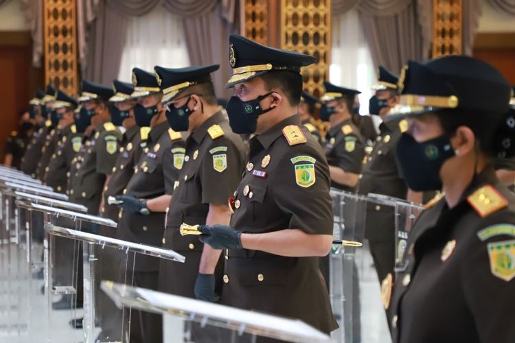Ibu di Jambi Tertipu Rp 400 Juta, Anak Dijanjikan Jadi Jaksa lewat “Jatah Gubernur”
