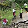 Tanah Bergerak di Kebumen Meluas, Pelajar Jalan Kaki ke Sekolah Lewati Jalan Amblas