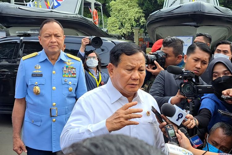 Menteri Pertahanan Prabowo Subianto mengungkap hal-hal yang menjadi fokus pembahasan dalam Rapat Pimpinan Kementerian Pertahanan 2023. Itu disampaikan Prabowo kepada awak media di Kantor Kemenhan, Jakarta, Rabu (18/1/2023).