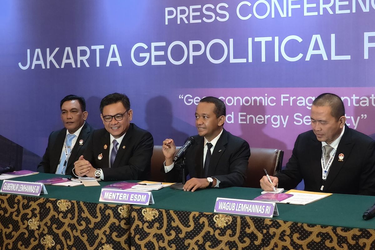 Menteri Energi dan Sumber Daya Mineral (ESDM) Bahlil Lahadalia dalam konferensi pers di acara pembukaan Jakarta Geopolitical Forum (JGF) ke-9, Selasa (24/6/2025).