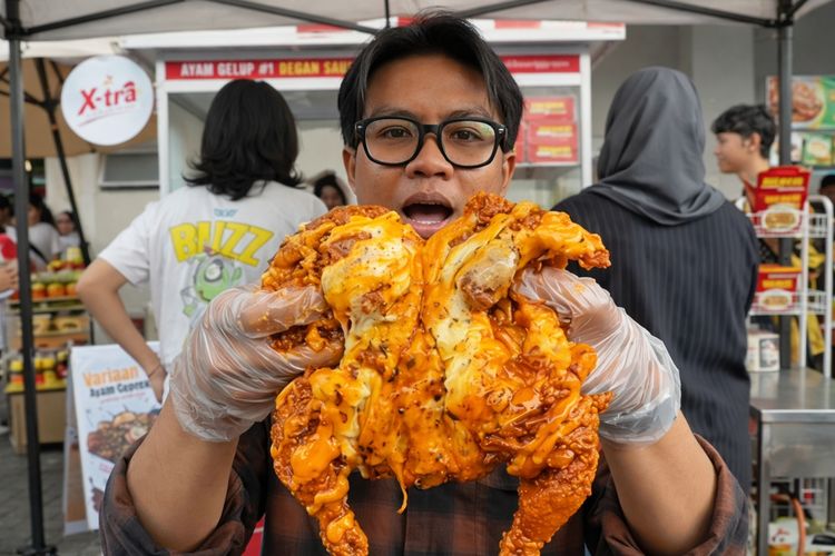 Tawarkan Menu mulai Rp 10.000, Gerai D'Celup Chicken Crispy X-tra di Depok Ramai Pembeli