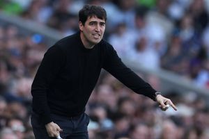 Liverpool Pecat Arne Slot, Andoni Iraola Jadi Kandidat Terdepan