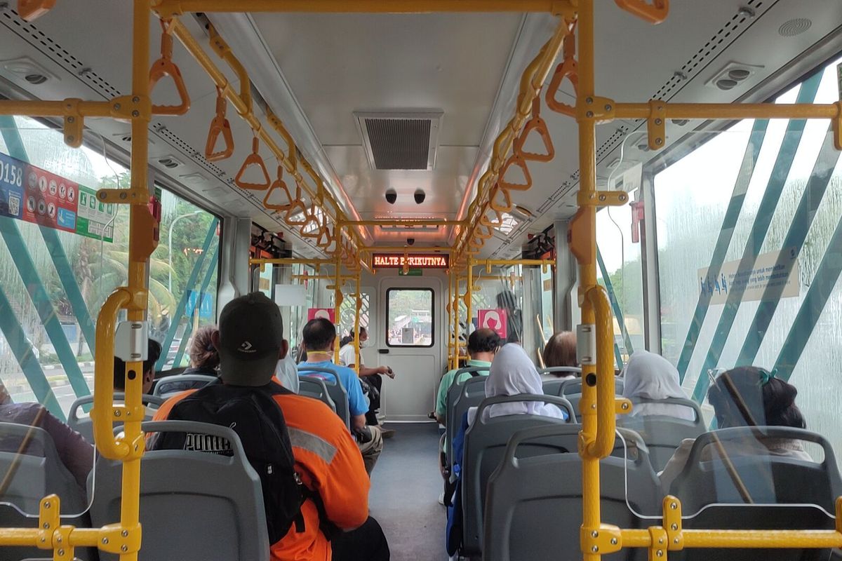 Menjajal Rute Transjakarta Koridor 2 yang Bakal Dihapus