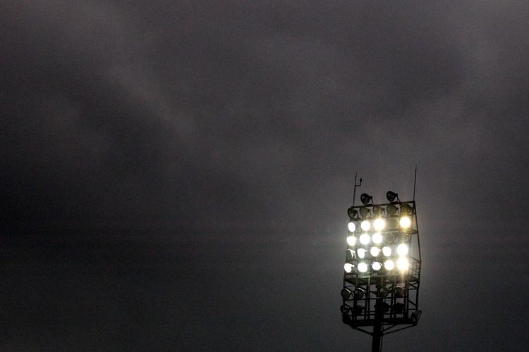 Syarat kapasitas pencahayaan lampu stadion untuk Liga 1 2022-2022 minimal 1.200 lux.
