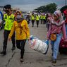 Saat Terminal Bayangan Masih Jadi Primadona Sejumlah Penumpang meski Terminal Resmi Sudah Bersolek...