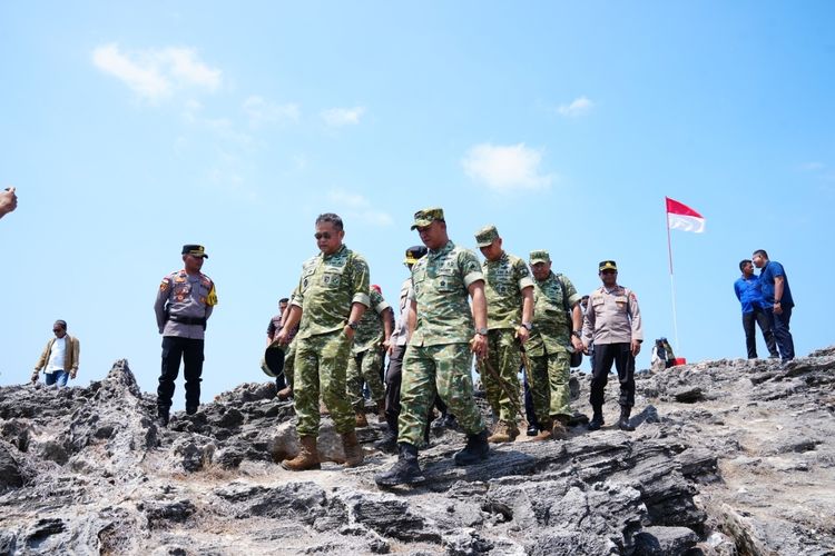 Kepala BNPPDT Tinjau Titik Nol Kilometer Selatan, Identifikasi Kebutuhan Warga Rote Ndao