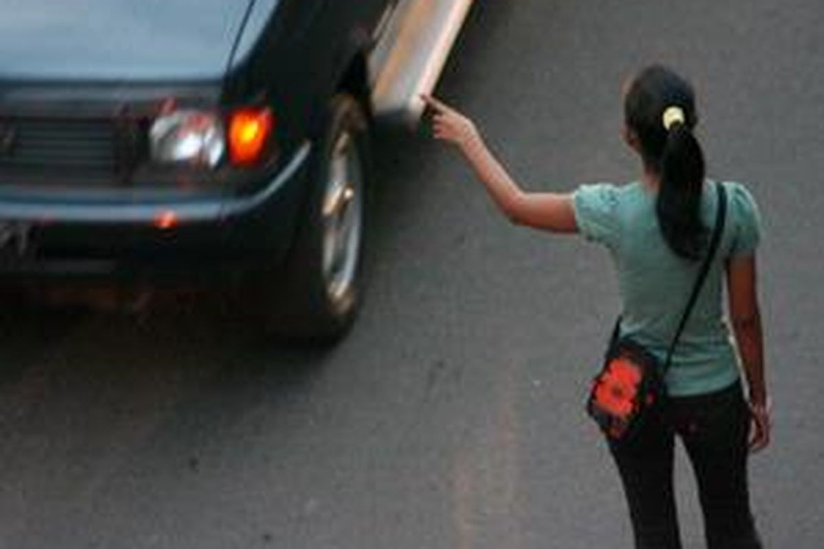 LIBUR - Pada hari libur, joki 3 in 1 seperti ini juga libur.