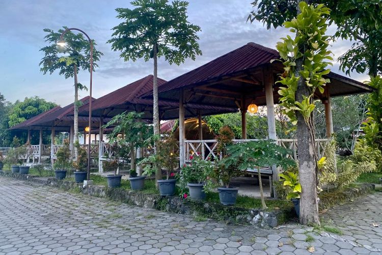 Kopi Njongke, tempat makan dan kumpul dengan view sawah yang asri di Sleman, DIY. 