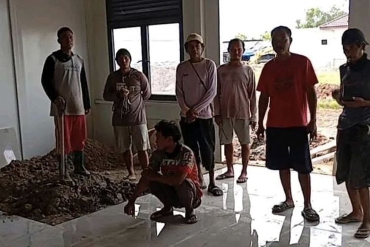 8 Kuli Indramayu Terlantar di Papua, Gaji Tak Dibayar Penuh saat Bangun Markas TNI