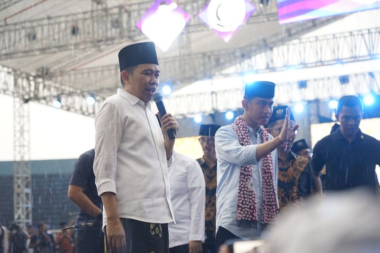 Presiden LSN Muhammad Fawait saat mendampingi calon wakil presiden Gibran Rakabuming Raka 