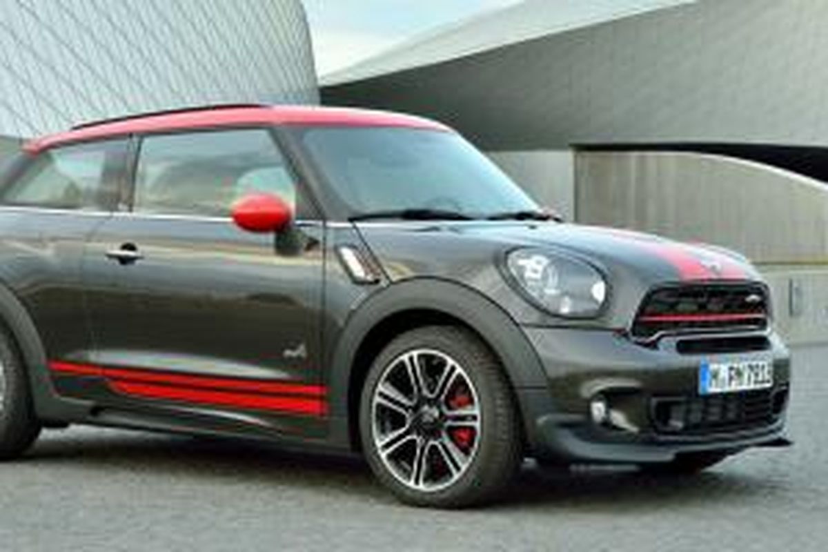 MINI Paceman facelift sebagai model 2015.