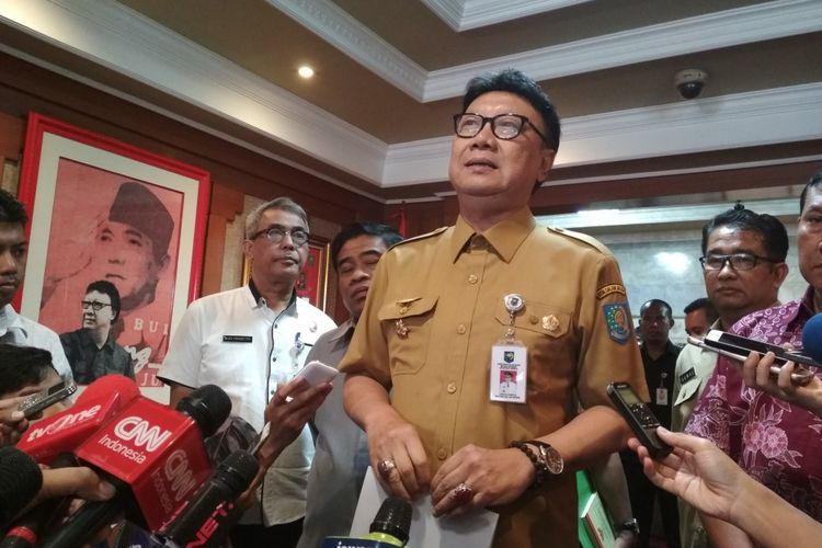 Menteri Dalam Negeri, Tjahjo Kumolo Memberikan Keterangan Pers Usai Putusan Sidang Gubernur DKI Jakarta Basuki Tjahaja Purnama alias Ahok di Kemendagri, Jakarta, Selasa (9/5/2017).