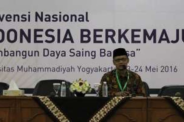 Pembukaan dari Ketua Umum Pimpinan Pusat Muhammadiyah periode 2015-2020 Dr. H. Haedar Nashir, M.Si di gedung kembar Ar. Fachruddin B lantai 5 Universitas Muhammadiyah Yogyakarta (UMY) pada Minggu (22/5/2016)