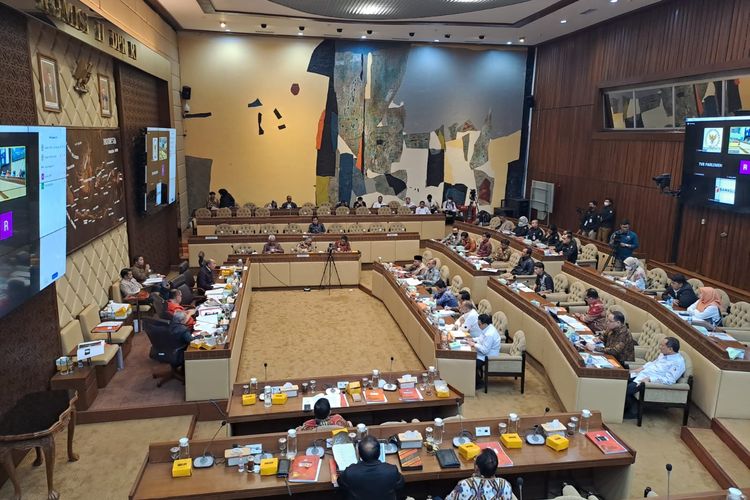 Suasana Rapat Dengar Pendapat (RDP) antara KPU dan Komisi II DPR di Gedung DPR, Senayan, Jakarta Pusat, Rabu (15/3/2023). 