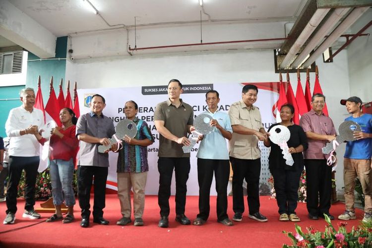 Acara penyerahan kunci Rusun Rawa Buaya, Cengkareng, Jakarta Barat, Sabtu (30/11/2024).
