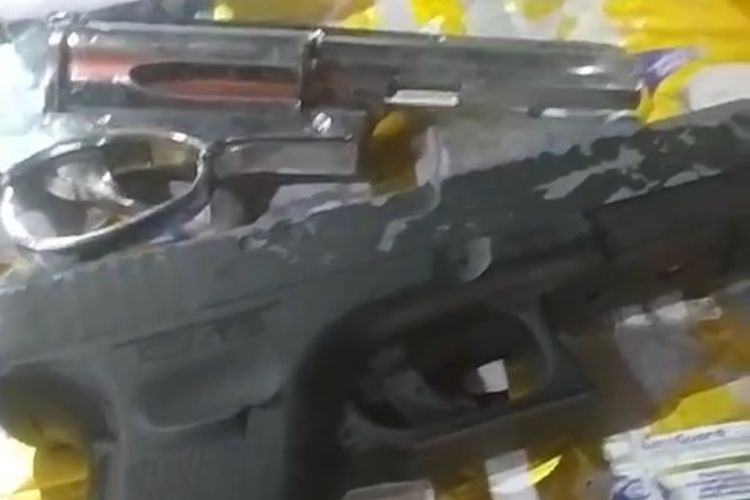 Dua senjata ilegal milik warga Sidoarjo, Rabu (4/9/2024).