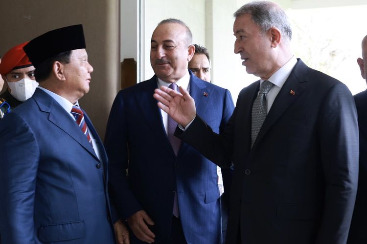 Menteri Pertahanan Prabowo Subianto Menteri Pertahanan Turki, Hulusi Akar di Bali, Senin (14/11/2022).