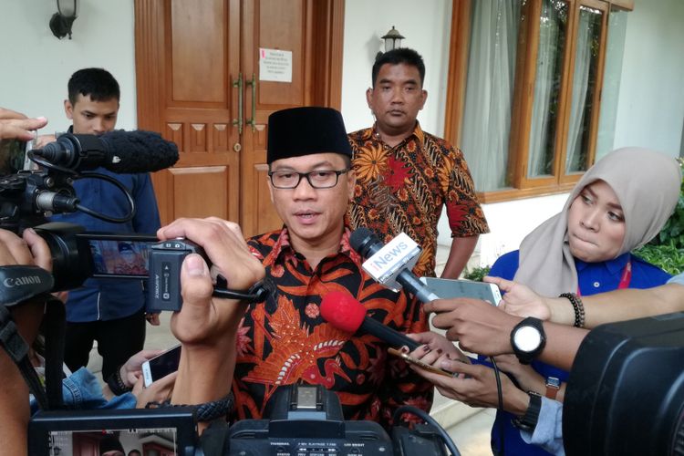 Ketua DPP PAN Yandri Susanto