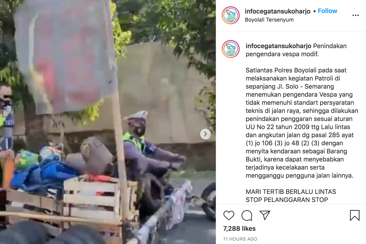 Polisi melakukan penindakan kepada Vespa modifikasi