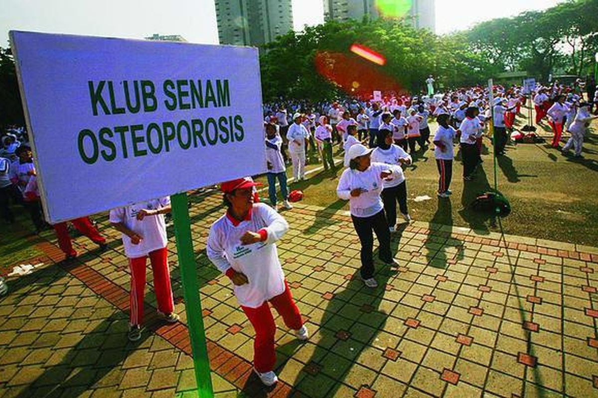 Senam osteoporosis bersama Klub Senam Osteoporosis di Jakarta tahun lalu.