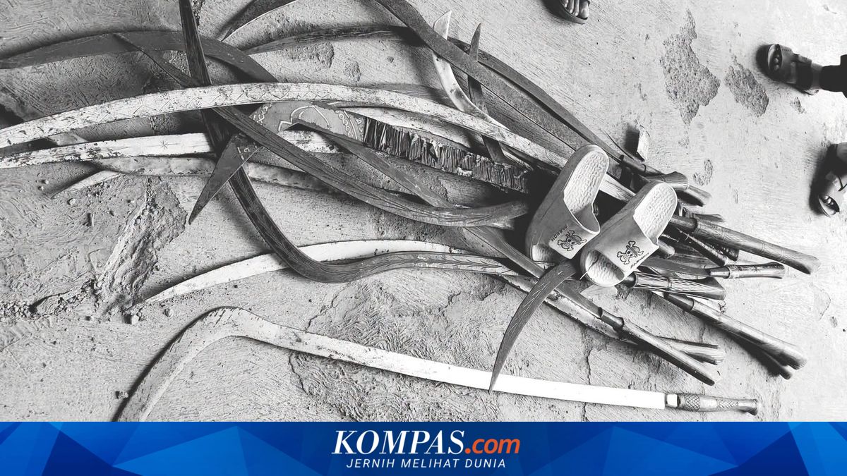 17 Senjata Tajam Ditemukan di Rumah Kosong Indramayu, Diduga untuk Tawuran