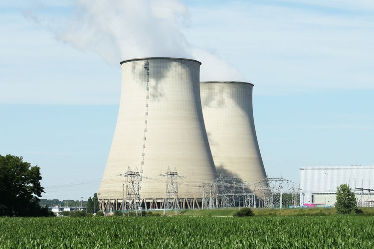 Lokasi pembangkit listrik nuklir direncanakan ada di Sumatera, lalu lokasi kedua rencana pembangunan pembangkit listrik nuklir ada di Kalbar.