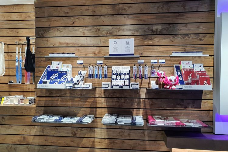 Menyambut Olimpiade Tokyo 2020, Galaxy Store juga menjual sejumlah aksesoris Samsung dengan tema Olimpiade. 