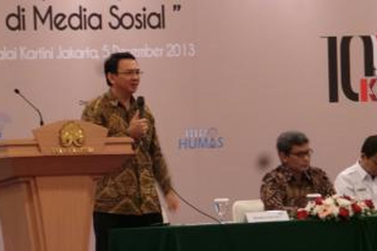 Wakil Gubernur DKI Jakarta Basuki Tjahaja Purnama saat memberikan sambutan dalam Seminar Tantangan Humas Lembaga di tengah Sesaknya Opini Negatif Pemerintah di Media Sosial, di Balai Kartini, Jakarta, Kamis (5/12/2013).