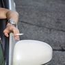 Berkendara Sambil Merokok Termasuk Pelanggaran Serius 