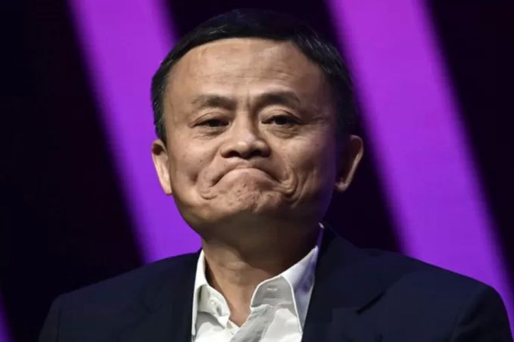 Pada waktu ia menghilang, Jack Ma merupakan orang terkaya di China. Ia mengkritik regulator keuangan. Pada Kamis (23/3/2023), muncul laporan yang menyebut, jumlah miliader di dunia turun pada tahun ini. Posisi Jack Ma pun turun.