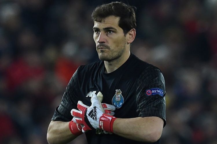 Ekspresi kiper FC Porto, Iker Casillas, pada pertandingan penentuan babak 16 besar Liga Champions di Stadion Anfield, Selasa (6/3/2018) waktu setempat.
