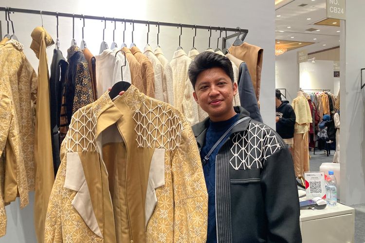 Studio Ikaten Segarkan Batik Klasik Solo Lewat Koleksi Tumurun