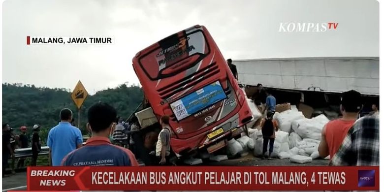 Kecelakaan melibatkan bus pariwisata dan truk terjadi di Jalan Tol Lawang KM 77 +100 dari arah Surabaya menuju Malang, pada Senin (23/12/2024) sore.