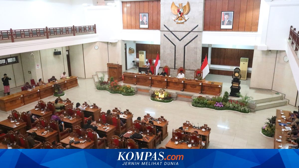 Rapat Paripurna DPRD Buleleng Molor 3 Jam, Belasan Anggota Absen