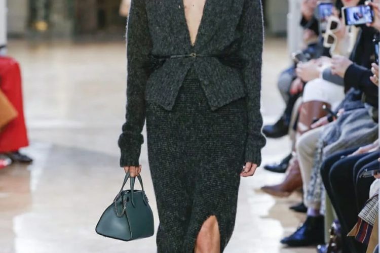 Eliza Rutson Pang, model asal Hong Kong ini merupakan wajah baru yang mencuri perhatian di Paris Fashion Week.