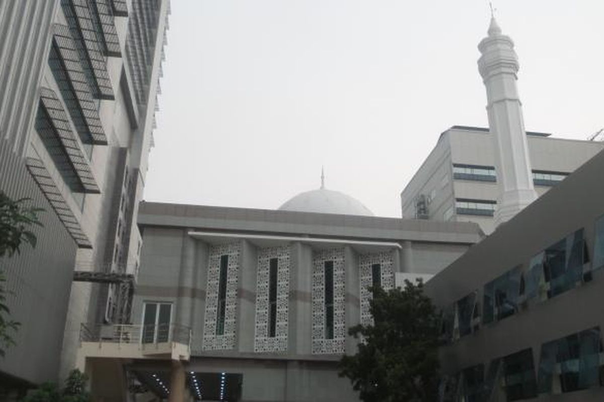 Kondisi terkini masjid di Balai Kota DKI Jakarta, Minggu (17/1/2016). Bangunan masjid terpantau sudah 100 persen rampung dan siap digunakan.