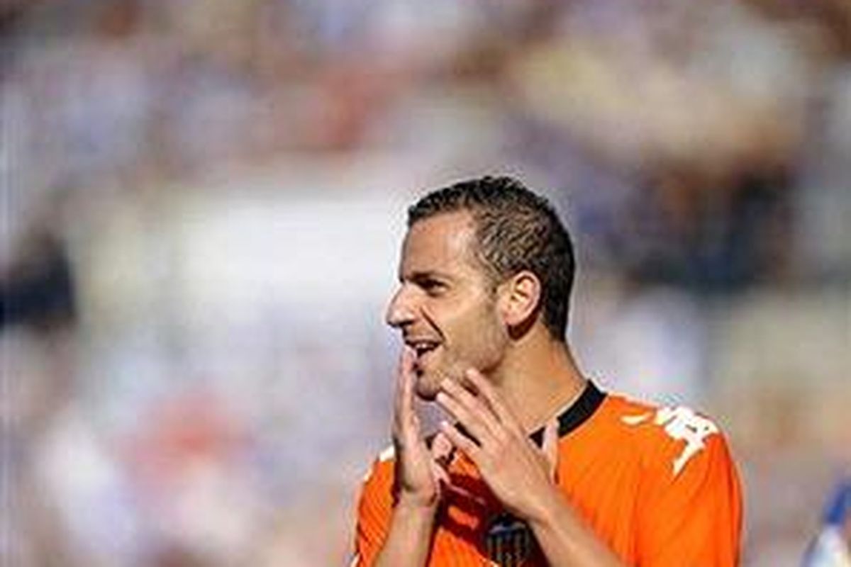 Penyerang Valencia, Roberto Soldado.