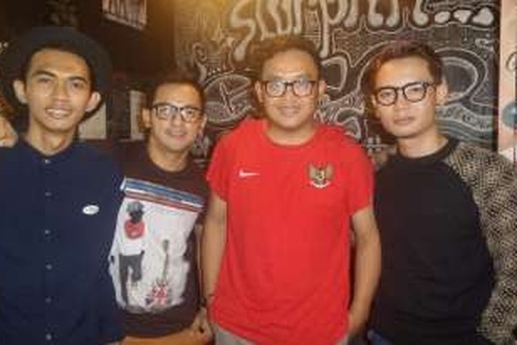 Band Goliath diabadikan di kawasan Palmerah Selatan, Jakarta Pusat, Senin (21/11/2016).